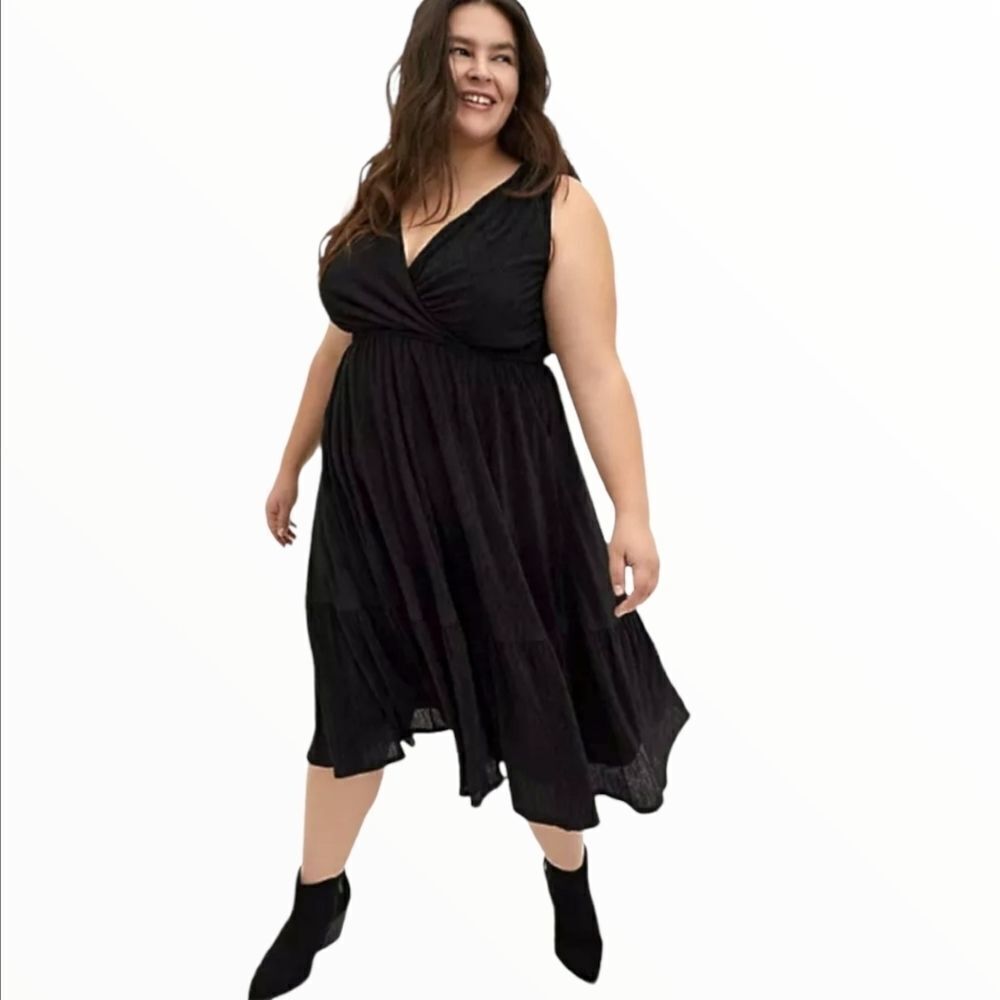 Torrid Black Crinkle Knit Skater Maxi Dress Size L-12